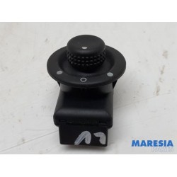 Renault - Clio - Mirror switch