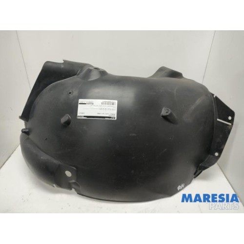 Renault - Clio - Wheel arch liner