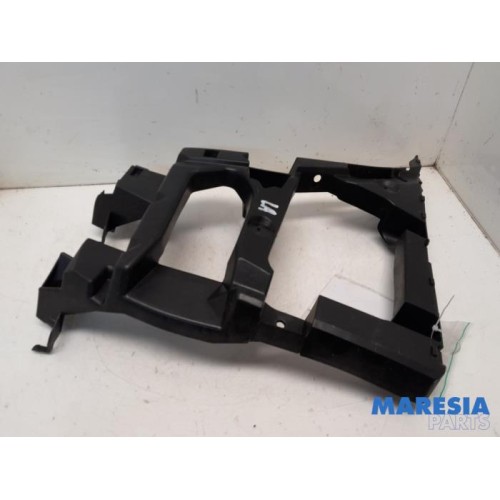 Citroen - C5 - Rear bumper component, right