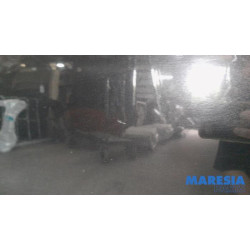 Renault - Scenic - Front door 4-door, right