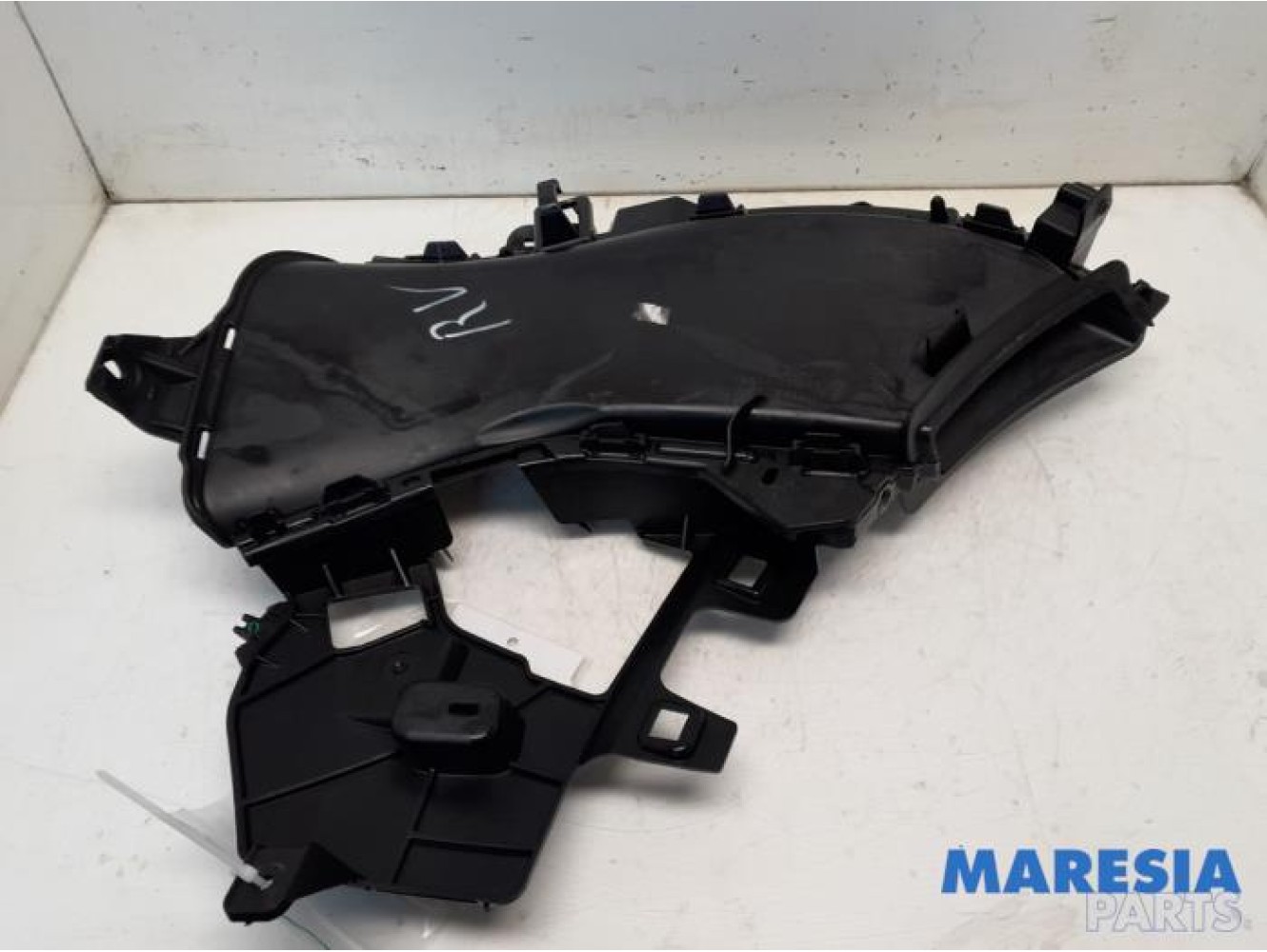 Citroen - C5 Aircross - Air funnel
