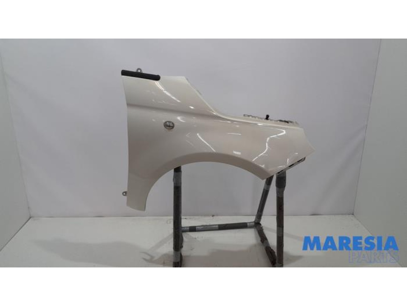 Fiat - 500 - Front wing, right