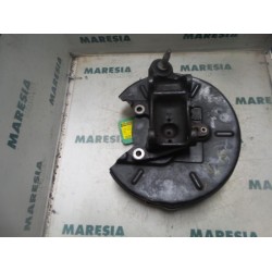 Alfa Romeo - 156 - Fusee links-achter