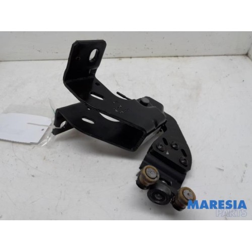 Peugeot - Expert - Sliding door roller, right