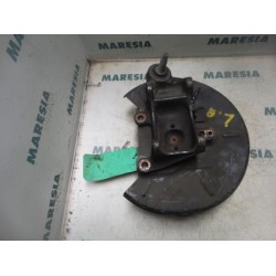 Alfa Romeo - 156 - Fusee links-achter