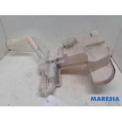 Citroen - C5 - Front windscreen washer reservoir