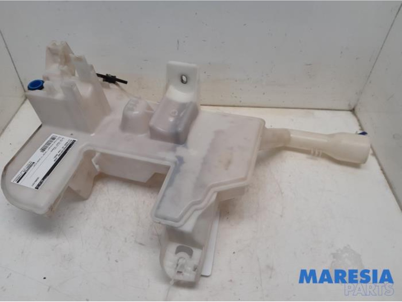 Citroen - C5 - Front windscreen washer reservoir