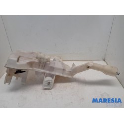 Citroen - C5 - Front windscreen washer reservoir