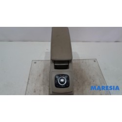 Renault - Scenic - Armrest