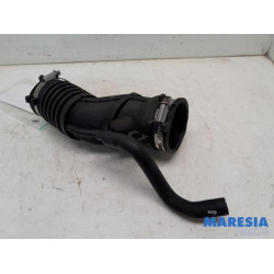 Renault - Clio - Air intake hose