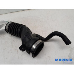 Renault - Clio - Air intake hose