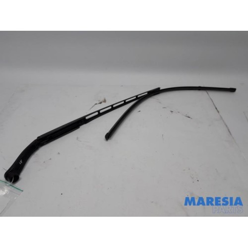 Citroen - C5 - Front wiper arm