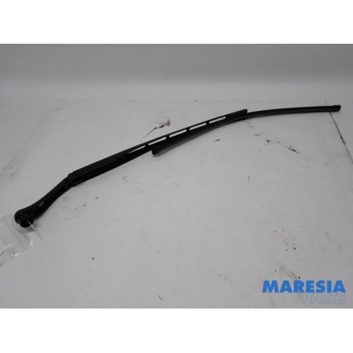 Citroen - C5 - Front wiper arm