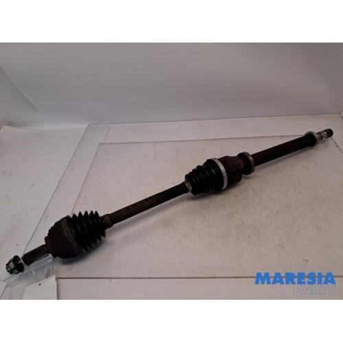 Renault - Clio - Front drive shaft, right