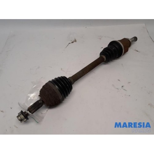 Renault - Clio - Front drive shaft, left