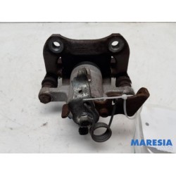 Renault - Clio - Rear brake calliper, right