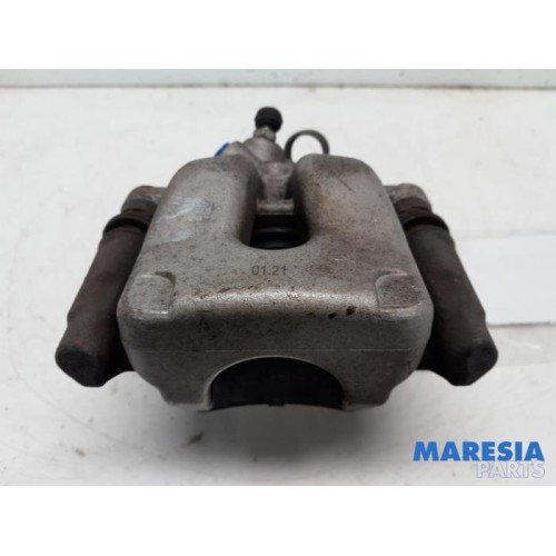 Renault - Clio - Rear brake calliper, right