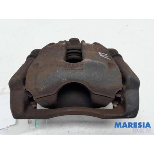 Renault - Clio - Front brake calliper, left