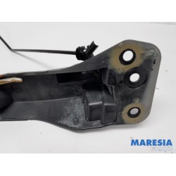 Renault - Clio - Schermdrager links-voor