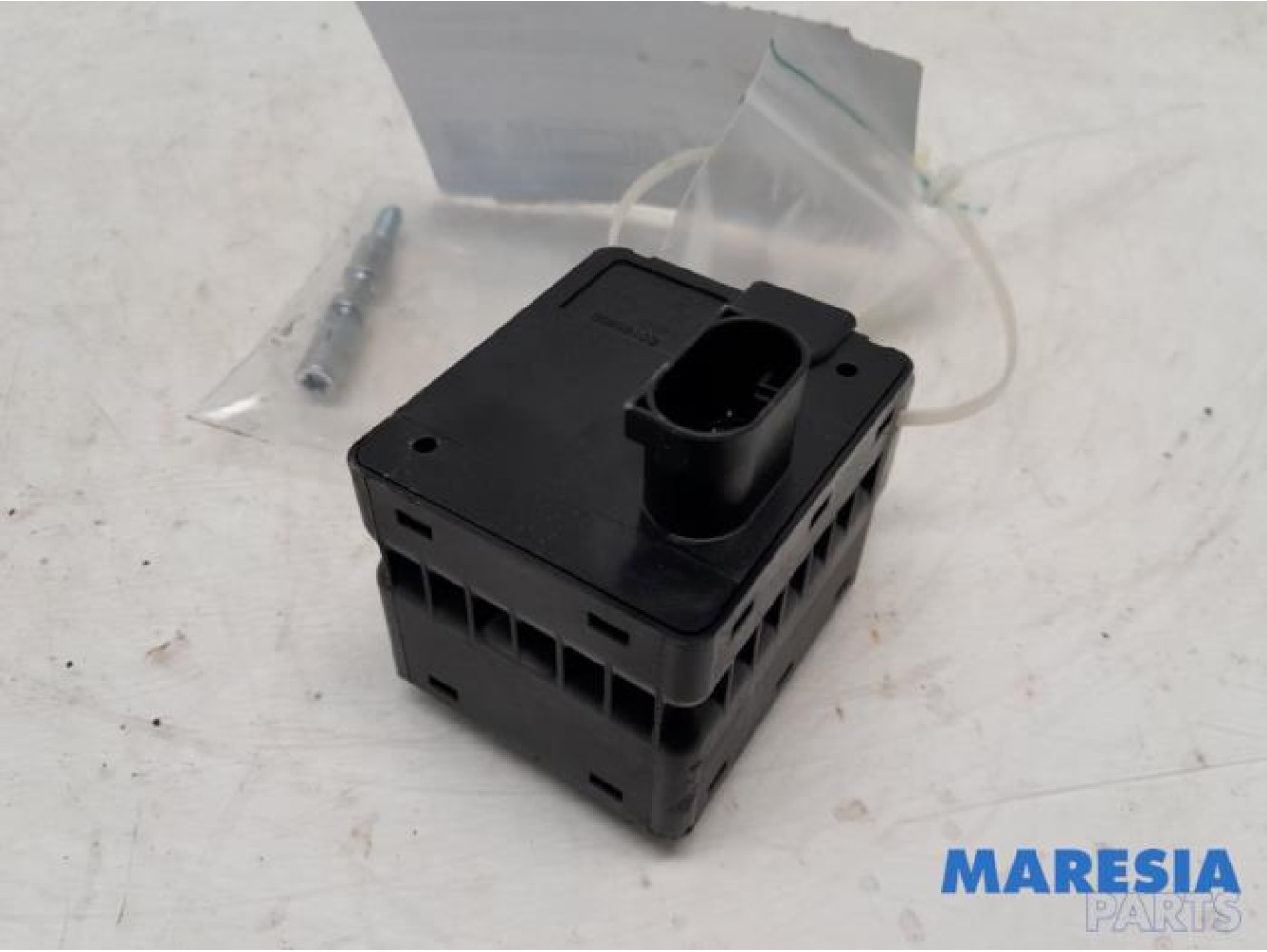 Renault - Captur - Electronic ignition key