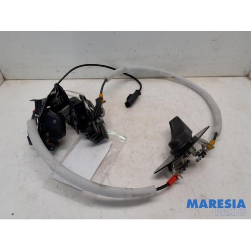 Peugeot - Expert - Minibus/van rear door lock mechanism