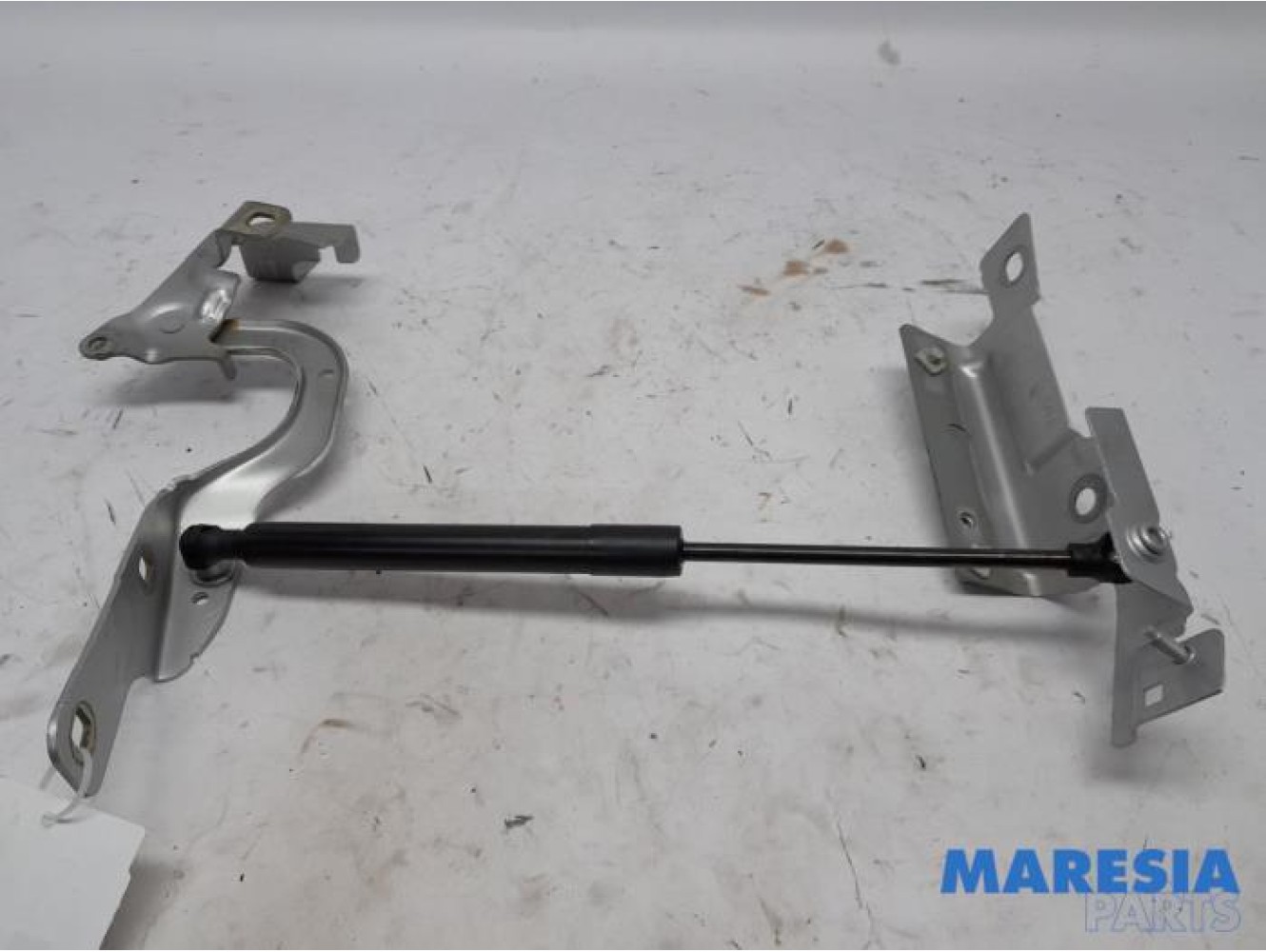 Renault - Captur - Bonnet Hinge