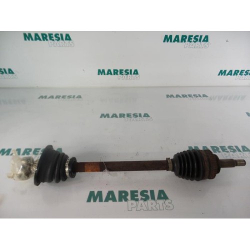 Renault - Megane Scenic - Aandrijfas links-voor
