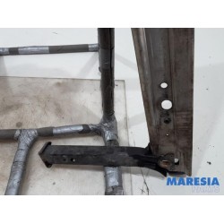 Renault - Scenic - Radiator bar