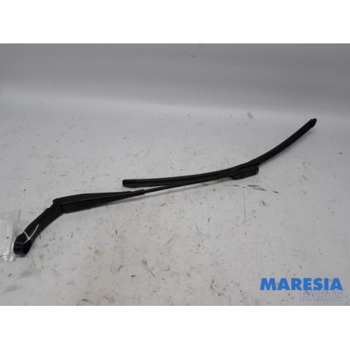 Peugeot - 308 - Front wiper arm