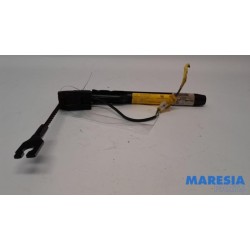 Fiat - 500 - Seatbelt tensioner, right