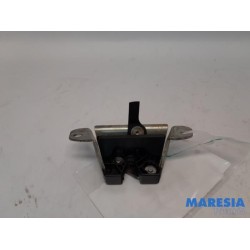 Citroen - C1 - Tailgate lock mechanism