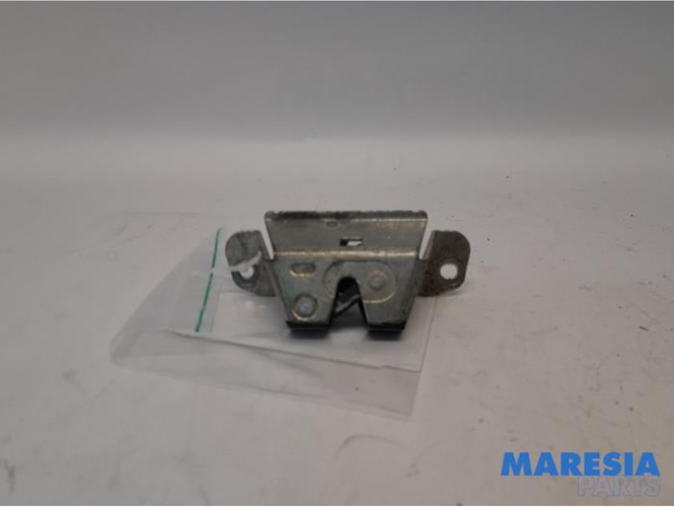 Citroen - C1 - Tailgate lock mechanism