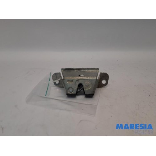 Citroen - C1 - Tailgate lock mechanism