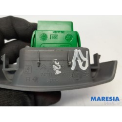 Citroen - C1 - Multi-functional window switch