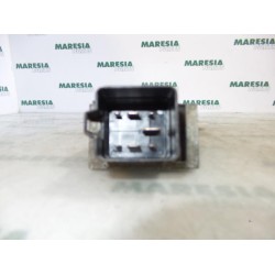 Renault - Laguna - Glow plug relay