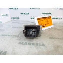Renault - Laguna - Glow plug relay