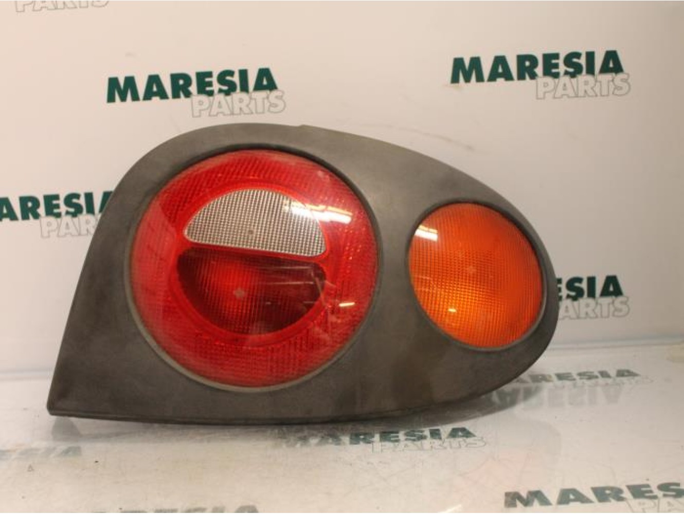Renault - Megane - Taillight, right