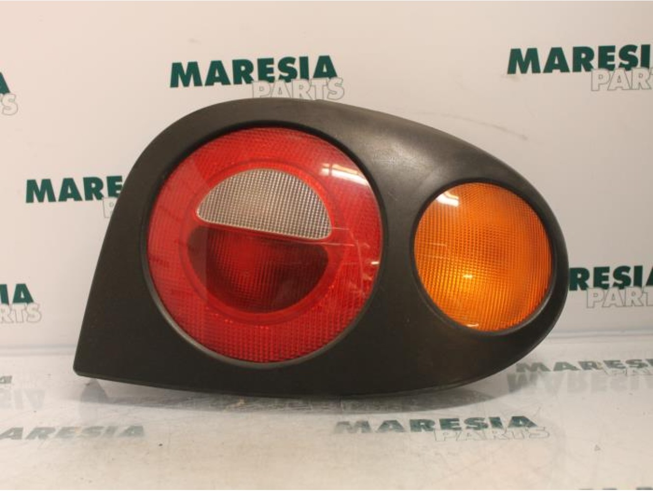 Renault - Megane - Taillight, right