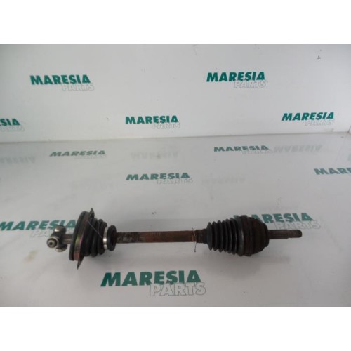 Renault - Megane - Aandrijfas links-voor