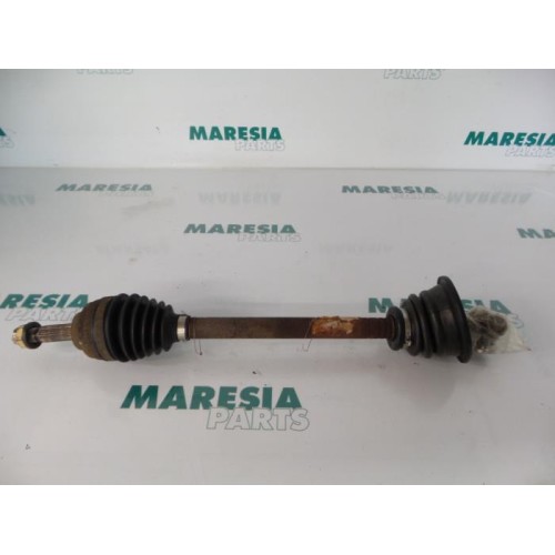 Renault - Megane - Aandrijfas links-voor