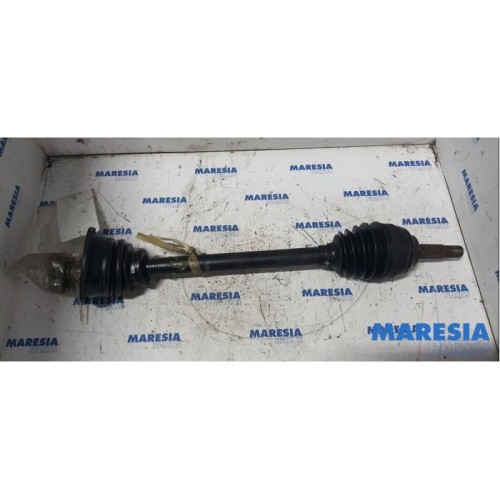 Renault - Megane - Aandrijfas links-voor