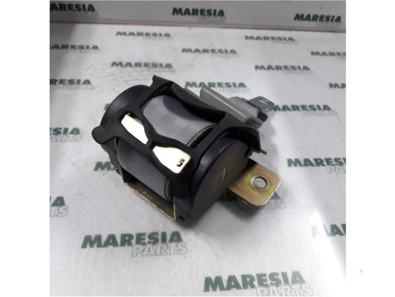 Renault - Megane Scenic - Rear seatbelt, centre