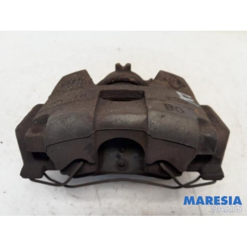 Renault - Scenic - Front brake calliper, left