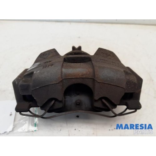 Renault - Scenic - Front brake calliper, right