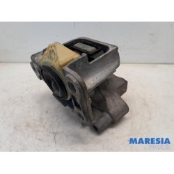 Renault - Scenic - Engine mount