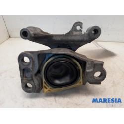 Renault - Scenic - Engine mount