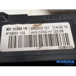 Renault - Scenic - Door window motor
