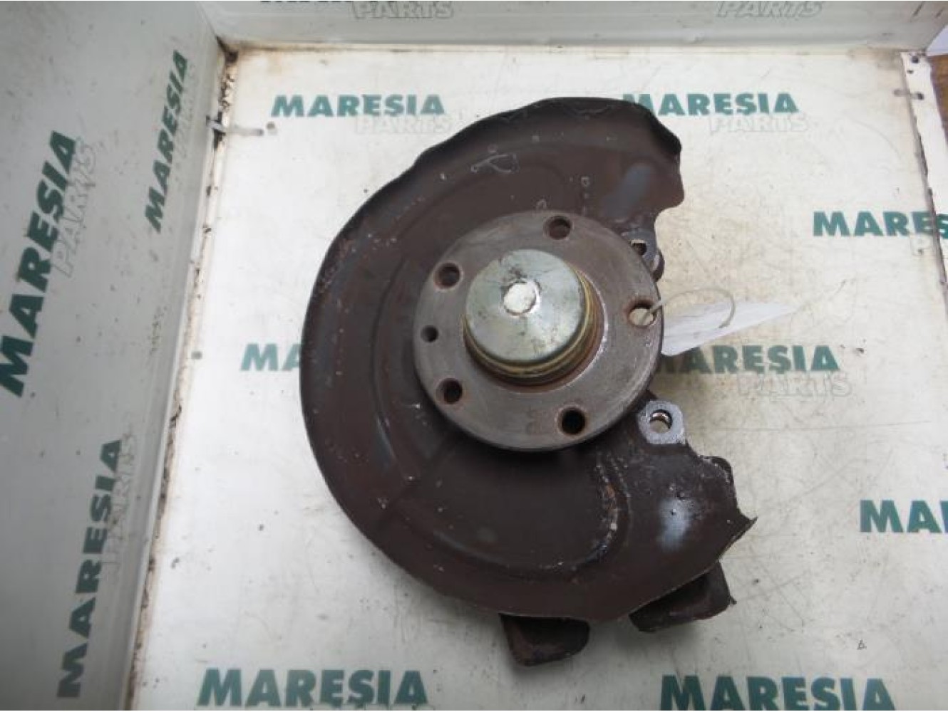 Alfa Romeo - GTV - Achsschenkel links hinten