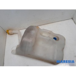 Renault - Scenic - Front windscreen washer reservoir