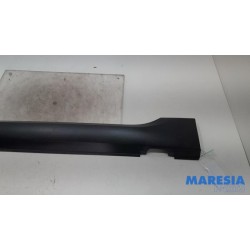Peugeot - 2008 - Afdeklijst dorpel links